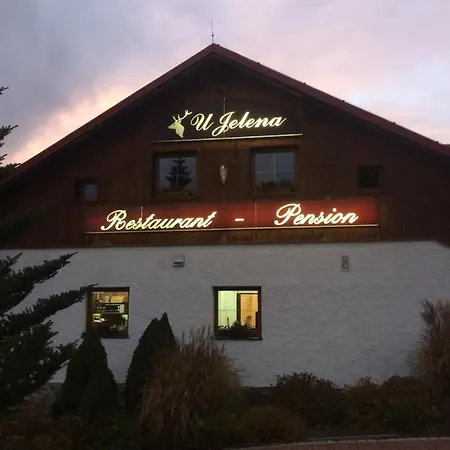 Πανσιόν Restaurace U Jelena *